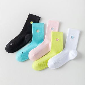 ถุงเท้าแบดมินตัน HSK 005 ระดับมืออาชีพ ปักโลโก้ได้ บุหนานุ่ม กันลื่น รองรับข้อเท้า สำหรับทุกเพศ ขายส่ง - Product Image 2