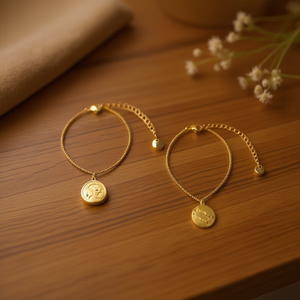 Bracciale in Acciaio Inossidabile con Ciondolo a Moneta Dorato, Catena Regolabile, Gioielli da Donna - Product Image 3