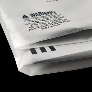 Sacs à fermeture éclair imprimés de logo personnalisé écologique et imperméable Sac à fermeture éclair en plastique pour l'emballage de vêtements - Product Image 4