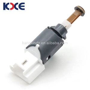 Interruttore luce stop 8200168238 / 4419587/93197675 per <span class=keywords><strong>RENAULT</strong></span> <span class=keywords><strong>MEGANE</strong></span> II /<span class=keywords><strong>SCENIC</strong></span> II/KANGOO <span class=keywords><strong>III</strong></span> /MASTER II - Product Image 2