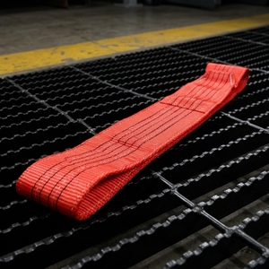 Sangle de levage tissée en PE <span class=keywords><strong>5t</strong></span> de qualité supérieure, rouge, œillets, certifiée CE pour le levage de charges lourdes en atelier et en construction - Product Image 4