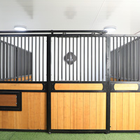 Boîte de rangement en bambou de luxe pour chevaux Équipement personnalisé de 12 pieds Panneaux d'écurie galvanisés portables standard pour chevaux Pferd
