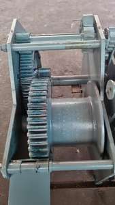 Verricello manuale 1-10T con design del cambio capacità del tamburo di 300m - Product Image 5