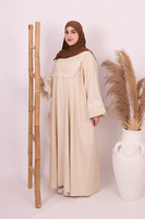 Vente en gros de nouveaux modèles d'abayas élégantes de haute qualité, brodées avec des pompons, design élégant, haut de gamme, grandes tailles, robes confortables pour femmes