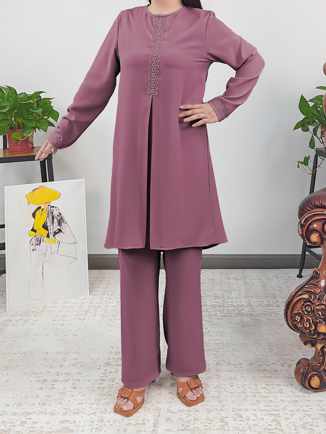 สีแดงอมม่วง