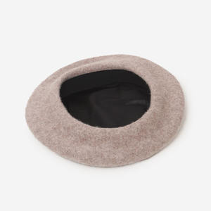 قبعة صوف شتوية مبطنة بالساتان مخصصة مطرزة بشعار أنيق للنساء - Product Image 6