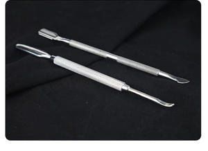 Pousse-cuticules double face en acier inoxydable pour manucure, cuillère à ongles, outil de suppression des cuticules - Product Image 4