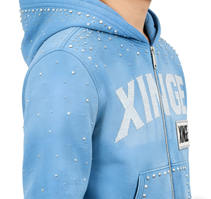 Sweat-shirt à capuche zippé surdimensionné pour homme en coton personnalisé bleu clair avec lettres en strass, style streetwear - Product Image 4