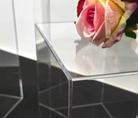 Présentoir en acrylique transparent personnalisé Support de placement de produit Présentoir décoratif Stand de présentation de gâteau personnalisé avec base en acrylique