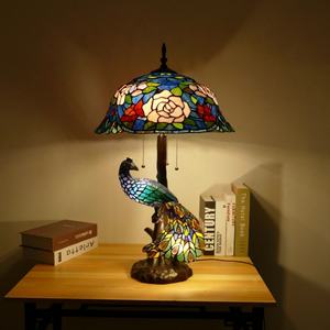 Lampe de table de style rétro européen, nouveau design inspiré du verre Tiffany, idéale pour la décoration d'hôtel, de salon ou de chambre, E26 - Product Image 3