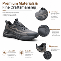 Chaussures décontractées basses pour hommes en cuir texturé noir, à lacets, avec panneau latéral ondulé superposé et semelle épaisse à coussin, avec languette de traction