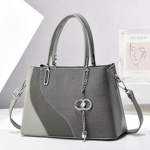 Bolso de mano de cuero con cadena de lujo para <span class=keywords><strong>mujer</strong></span>, novedad de 2025, estilo moderno, bolso de mano, forro de PU, precio de salida, venta al por mayor - Product Image 4