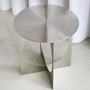 Mesa Auxiliar Redonda Moderna y Minimalista para Sala de Estar de Apartamentos Pequeños, Mesa de Centro Creativa de Acero Inoxidable con Embalaje para Envío - Product Image 5