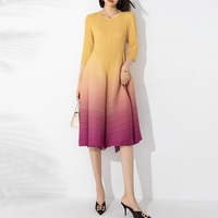 Robe plissée élégante grande taille pour femmes du Moyen-Orient-Décontracté Gradient Color Loose Fit Round Neck Bud Design