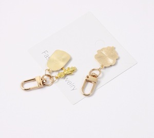 Portachiavi con Ciondolo Rosa del Piccolo Principe, Moschettone in Metallo Resistente, Portachiavi Anti-Smarrimento - Product Image 4