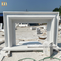 Cheminée en marbre blanc européen, cadre de cheminée décoratif en pierre pour l'intérieur des maisons de luxe