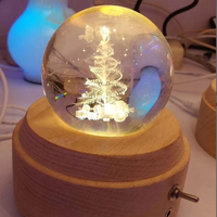 Lampe LED 3D Illusion Boule de Cristal 6cm avec Base en Bois Sculpté, Support de Lampe 3D Artisanat en Bois Moderne USB