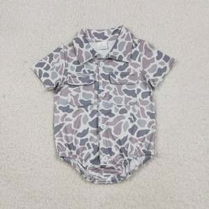 Pelele de camuflaje gris de seda de leche de manga corta tipo polo de una pieza para bebé niño - Product Image 3