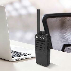 ETMY ET599 Talkie-walkie analogique UHF 16 canaux avec fonction VOX et lampe torche, puissance de sortie 3,7 W, charge rapide USB-C pour la communication des agents de sécurité - Product Image 3
