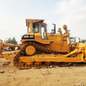 รถดันดินมือสองรุ่น D9N/D8R/D7R/D9R พร้อมความสามารถในการดันดิน 10 เมตร และประสิทธิภาพการทำงานสูง - Product Image 1