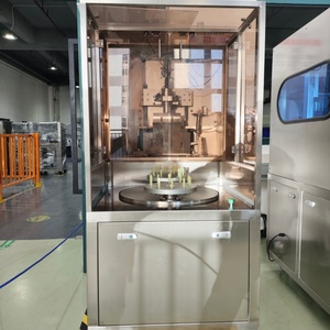 Machine entièrement automatique multifonctionnelle pour la découpe, la tranchage et l'insertion de papier dans les gâteaux mousse surgelés - Product Image 3