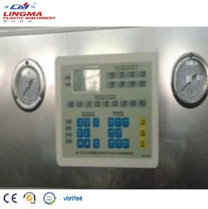 Macchina per soffiaggio di bottiglie di materiale per animali domestici a 4 cavità semi automatica per bottiglie di plastica in due fasi che fanno macchinari per stampaggio per soffiaggio - Product Image 2