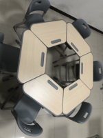 Une table de groupe et une chaise assemblées avec 6 chaises d'étudiants mobilier scolaire pour les instituts de formation à la gestion