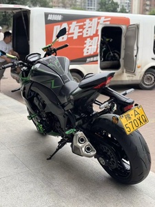 Kawasaki Z1000 d'occasion, <span class=keywords><strong>1000</strong></span> cm³, refroidissement liquide, quatre cylindres en ligne, <span class=keywords><strong>moto</strong></span> de route, vitesse >220 km/h, adaptée aux pilotes expérimentés - Product Image 6
