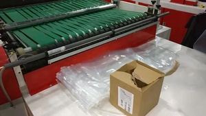 Machine de fabrication pour sacs à <span class=keywords><strong>fermeture</strong></span> <span class=keywords><strong>éclair</strong></span>, dispositif avec <span class=keywords><strong>attache</strong></span> à <span class=keywords><strong>fermeture</strong></span> <span class=keywords><strong>éclair</strong></span> et dispositif antidérapant automatique - Product Image 2