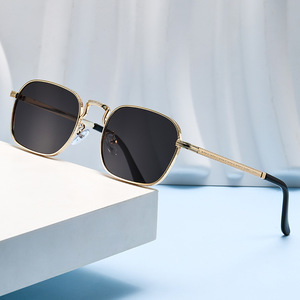 Lunettes de soleil carrées en métal, verres gris, monture complète, protection solaire classe 2, pour hommes et femmes, style streetwear - Product Image 3