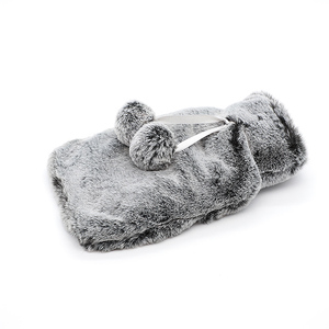 Sac d'eau chaude en caoutchouc pour femmes, coffret cadeau, chaussettes souples tricotées et bouteille d'eau chaude en caoutchouc avec fausse fourrure, personnalisé - Product Image 2