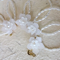 Manchette d'oreille gauche style Mori, perle acrylique, fleur, clip d'oreille non percé, bijoux d'oreille pour femme, accessoires de mariage