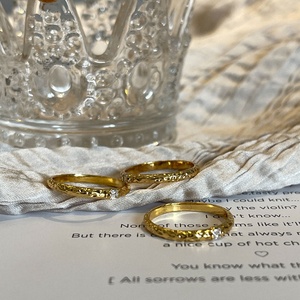 Anelli di zirconi cubici placcati oro 18K <span class=keywords><strong>brillante</strong></span> solitario CZ <span class=keywords><strong>zircone</strong></span> pietra pavimentata eternità martellata anello di diamanti - Product Image 5