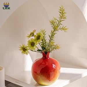 Nhà Sản Xuất Lựu Hiện Đại Năm Mới Độc Đáo Màu Đỏ Bàn Hoa Trái Cây Gốm Bình Cho Trang Trí Nội Thất Bình - Product Image 2