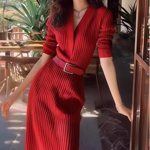 Robe longue élégante de style européen classique haut de gamme, col en V, tricot naturel uni, décontractée, écologique, pour l'automne et l'hiver - Product Image 2