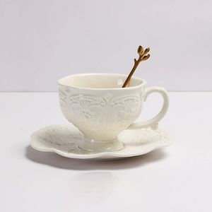 Ensemble de tasses à expresso en porcelaine embossée de style royal de luxe, bouilloire à thé en céramique de haute qualité pour hôtels - Product Image 4
