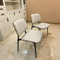 Chaise au design élégant avec dossier, prix de gros, chaise de salle à manger en similicuir noir de luxe personnalisée pour restaurant