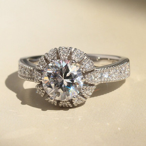 Anello con Fiocco di Neve a Forma di Girasole, Design Floreale Elegante, Accessorio Moda Stile Fatato per Feste e Outfit Quotidiani - Product Image 2