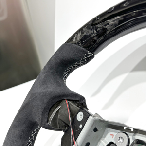 Nouveau volant en fibre de carbone forgée noir de haute qualité avec LED et revêtement en daim pour <span class=keywords><strong>Nissan</strong></span> 370Z <span class=keywords><strong>350Z</strong></span> GT-R 2010-2016 Plug and Play - Product Image 5