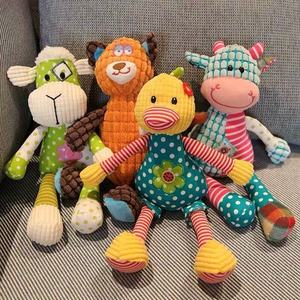 Giocattolo di Peluche per <span class=keywords><strong>Animali</strong></span> Domestici a Forma di Animale da <span class=keywords><strong>Fattoria</strong></span>, Design Patchwork Adorabile con Suono Squittente, Ideale per Accompagnare <span class=keywords><strong>i</strong></span> Tuoi Amici, Vendita all'Ingrosso per Supermercati e Negozi di <span class=keywords><strong>Animali</strong></span> - Product Image 3