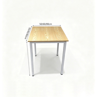 Table de restaurant carrée simple de haute qualité, base en métal, plateau fini imitation bois, mobilier de bistrot moderne minimaliste