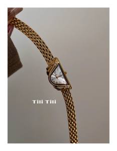 <span class=keywords><strong>Orologio</strong></span> di lusso <span class=keywords><strong>Vintage</strong></span> di lusso con <span class=keywords><strong>Design</strong></span> di nicchia alla moda Versatile di fascia alta per donne <span class=keywords><strong>orologio</strong></span> di personalità di temperamento semplice - Product Image 4