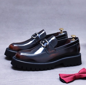 Mocasines de Vestir para Hombre, de Cuero Genuino, Impermeables, Antideslizantes, Ligeros, con Diseño Floral, para Oficina y Carrera Profesional, Cerrados y Fáciles de Poner - Product Image 1