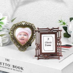 Marco de Fotos Romántico con Forma de Corazón, Marco de Fotos de Bronce Antiguo, Marco de Fotos Redondo de Metal con Relieve Personalizado de Fábrica, Proveedor con MOQ Bajo - Product Image 6
