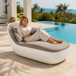 Chaise longue d'extérieur moderne en fibre de verre, rembourrée, pour bord de piscine, avec coussin - Product Image 1