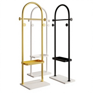 Porte-manteau et porte-chapeaux demi-cercle en U doré, style luxe léger, design moderne et épuré, sur pied, mobile, pour salon domestique - Product Image 2