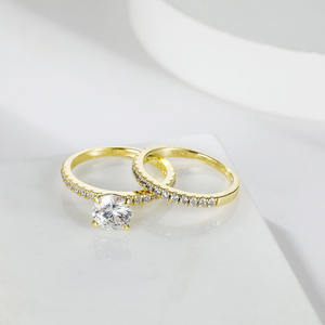 Bague Plaquée <span class=keywords><strong>Or</strong></span> 14K en Gros Zircon Rond 1,2 ct Ensemble pour Couple <span class=keywords><strong>Bagues</strong></span> de Fiançailles Empilables pour Femme Bijoux Tendance - Product Image 2