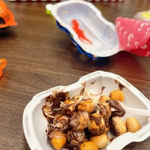 Cartone animato per bambini auto <span class=keywords><strong>uovo</strong></span> aperto giocattolo <span class=keywords><strong>con</strong></span> <span class=keywords><strong>biscotti</strong></span> snack dolce al cioccolato aromatizzato biscotto sano e divertente - Product Image 4