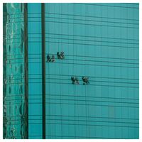 Façade de bâtiment commercial Prima Building, panneaux de verre pour fenêtres en aluminium, façades en pierre, mur-rideau en verre