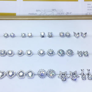 <span class=keywords><strong>Prix</strong></span> d'usine Boucles d'oreilles en forme de bois de cerf S925 Moissanite Diamant 5mm Rond Cœur et Flèches Clous d'oreilles Cadeau de la Saint-Valentin - Product Image 4